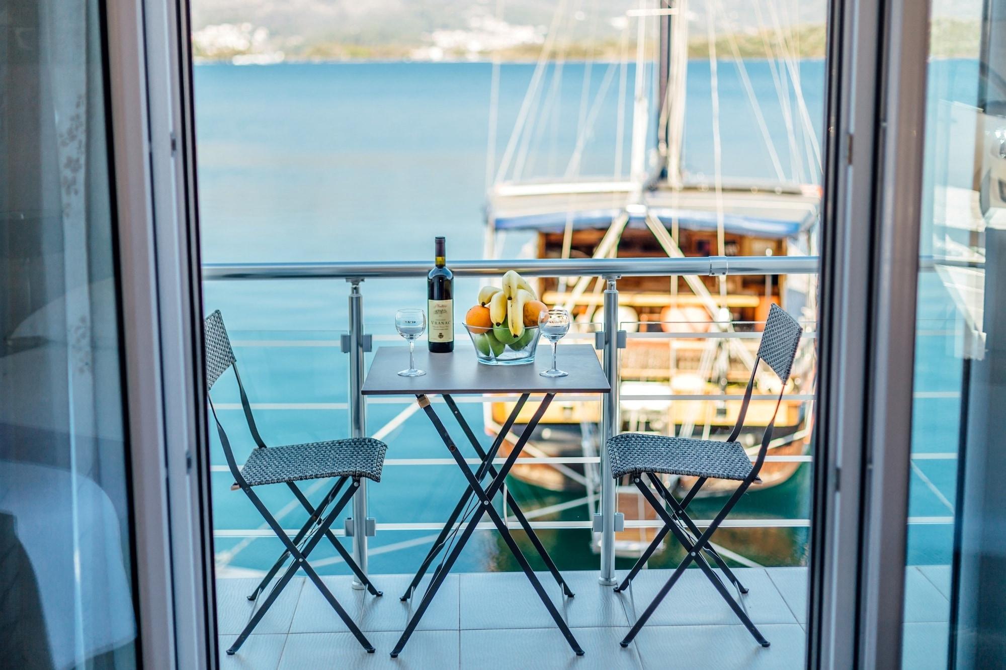 Apartments Monet Tivat Eksteriør billede